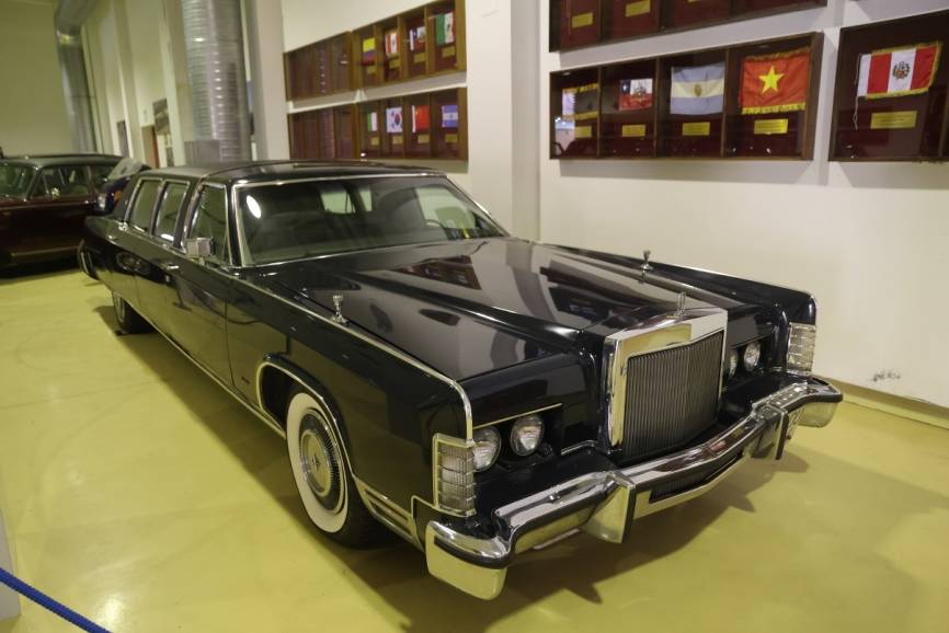 El Lincoln “Continental”, de octava generación, regalado en 1978 por el Rey de Arabia Saudita a S. M. a la Corona española.