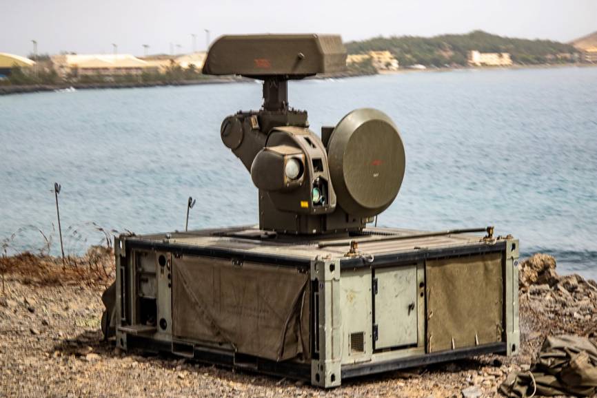 La dirección de tiro “Skydor” asociada al cañón antiaérea 35/90 GDF-007. (Foto: Antonio Rodríguez Santana)
