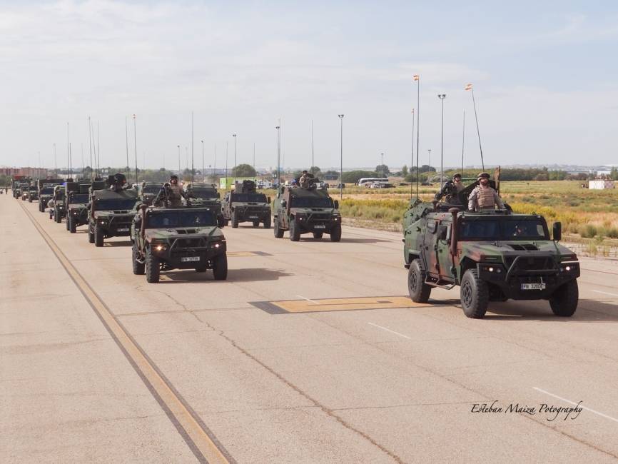 El escalón de la Armada estuvo compuesto por un gran número de VAMTAC de Infantería de Marina en sus diferentes versiones. (foto: Esteban Maiza)