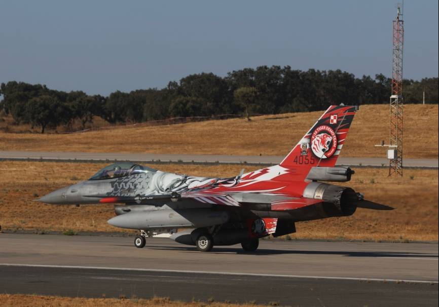 Uno de los Lockheed Martin F-16C polacos, en concreto de su 6º Escuadrón Táctico de Combate.