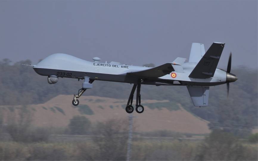 Las acciones de las aeronaves convencionales se coordinaron con las no tripuladas, como los General Atomics MQ-9 “Predator” B del Ala 23 del Ejército del Aire y del Espacio.